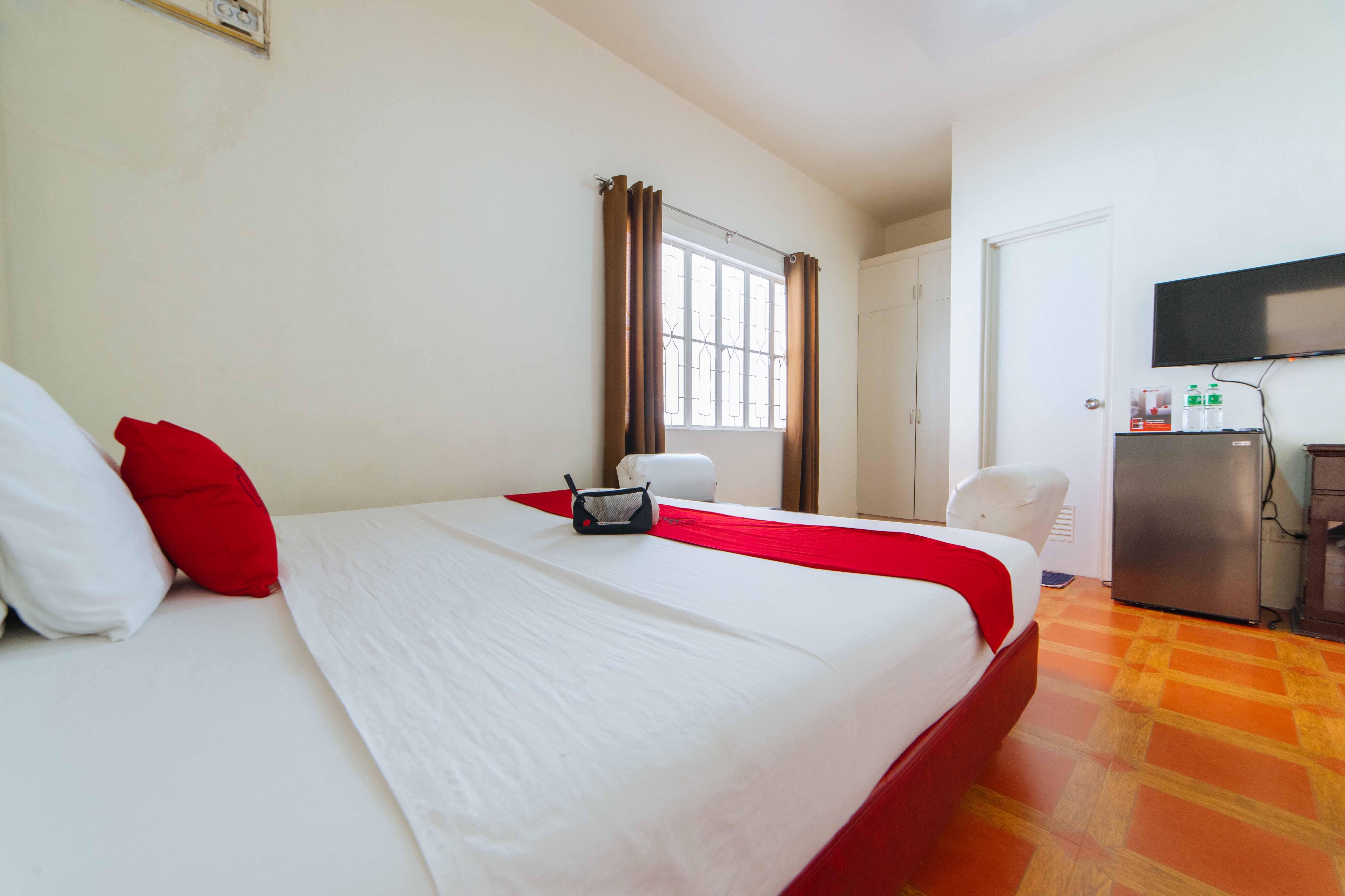 Reddoorz Near Walking Street Angeles City Екстер'єр фото