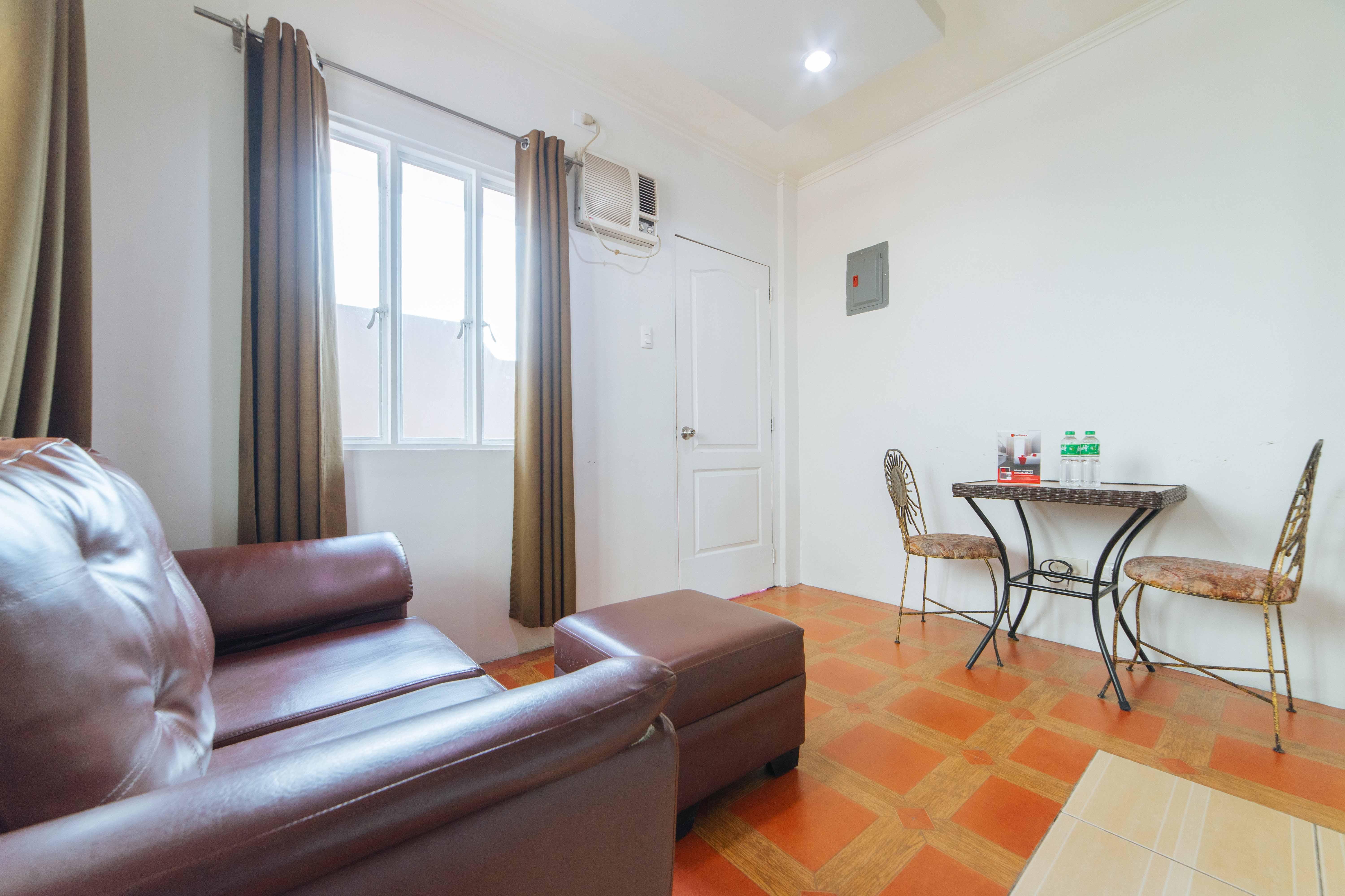 Reddoorz Near Walking Street Angeles City Екстер'єр фото