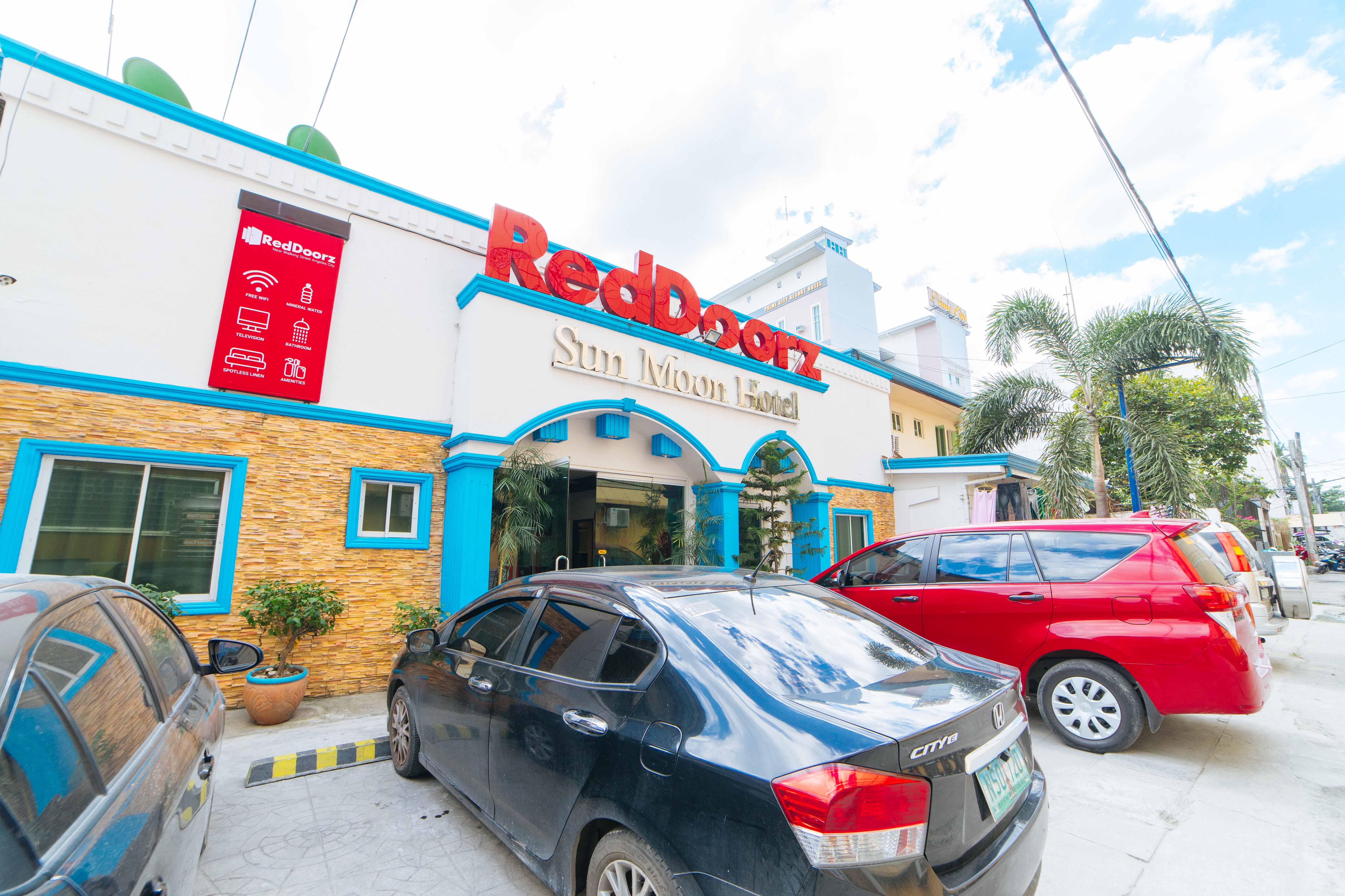 Reddoorz Near Walking Street Angeles City Екстер'єр фото