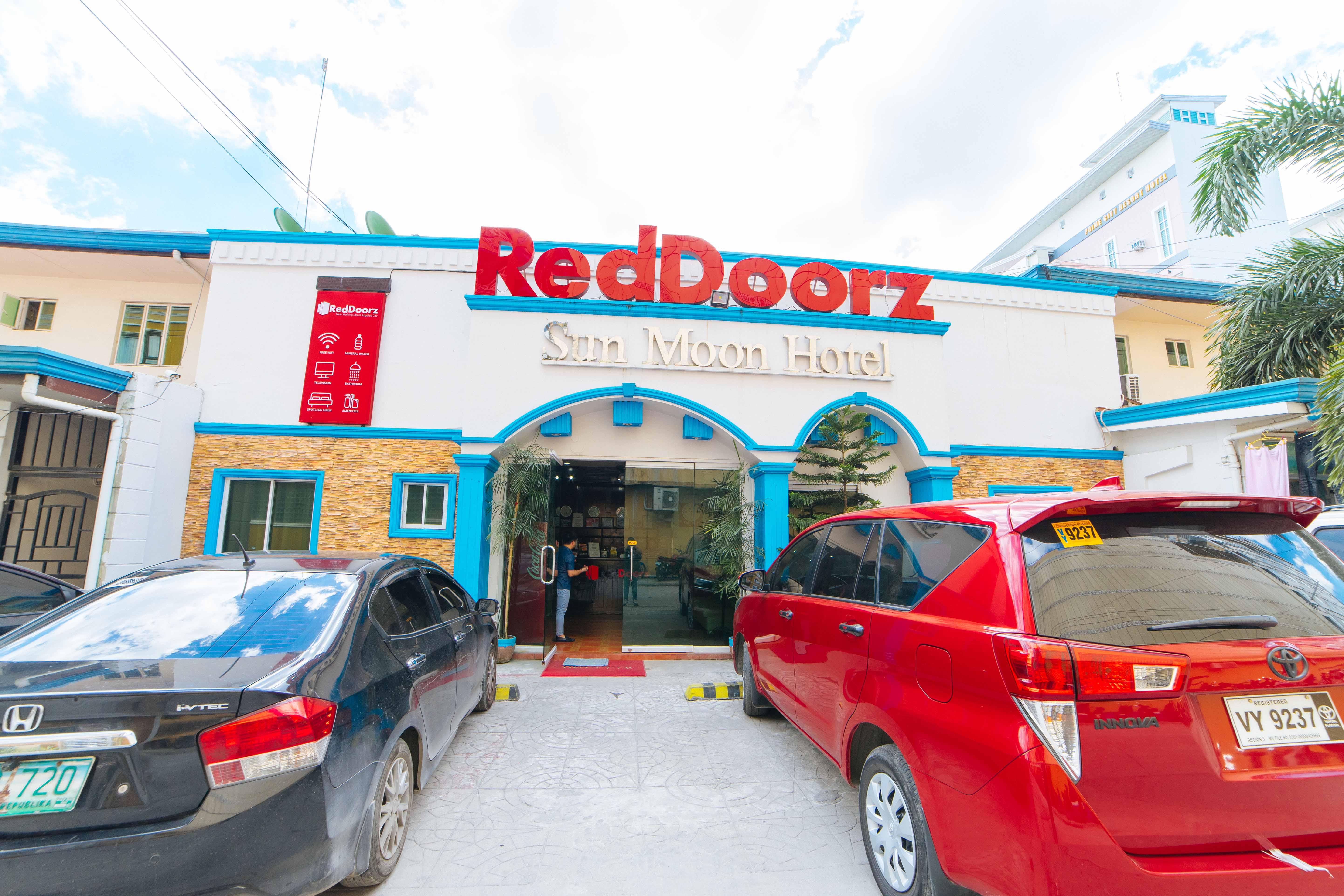 Reddoorz Near Walking Street Angeles City Екстер'єр фото