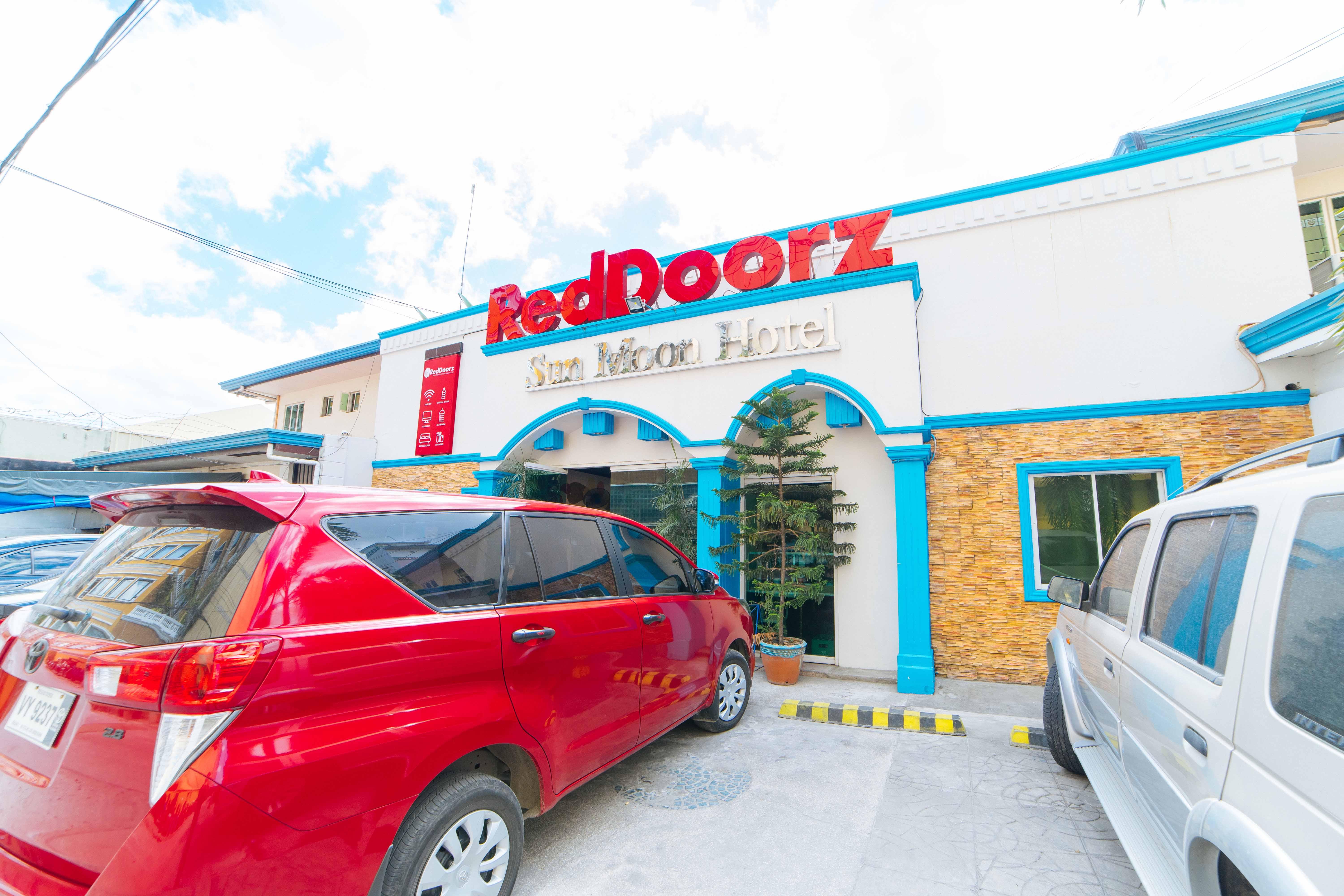 Reddoorz Near Walking Street Angeles City Екстер'єр фото