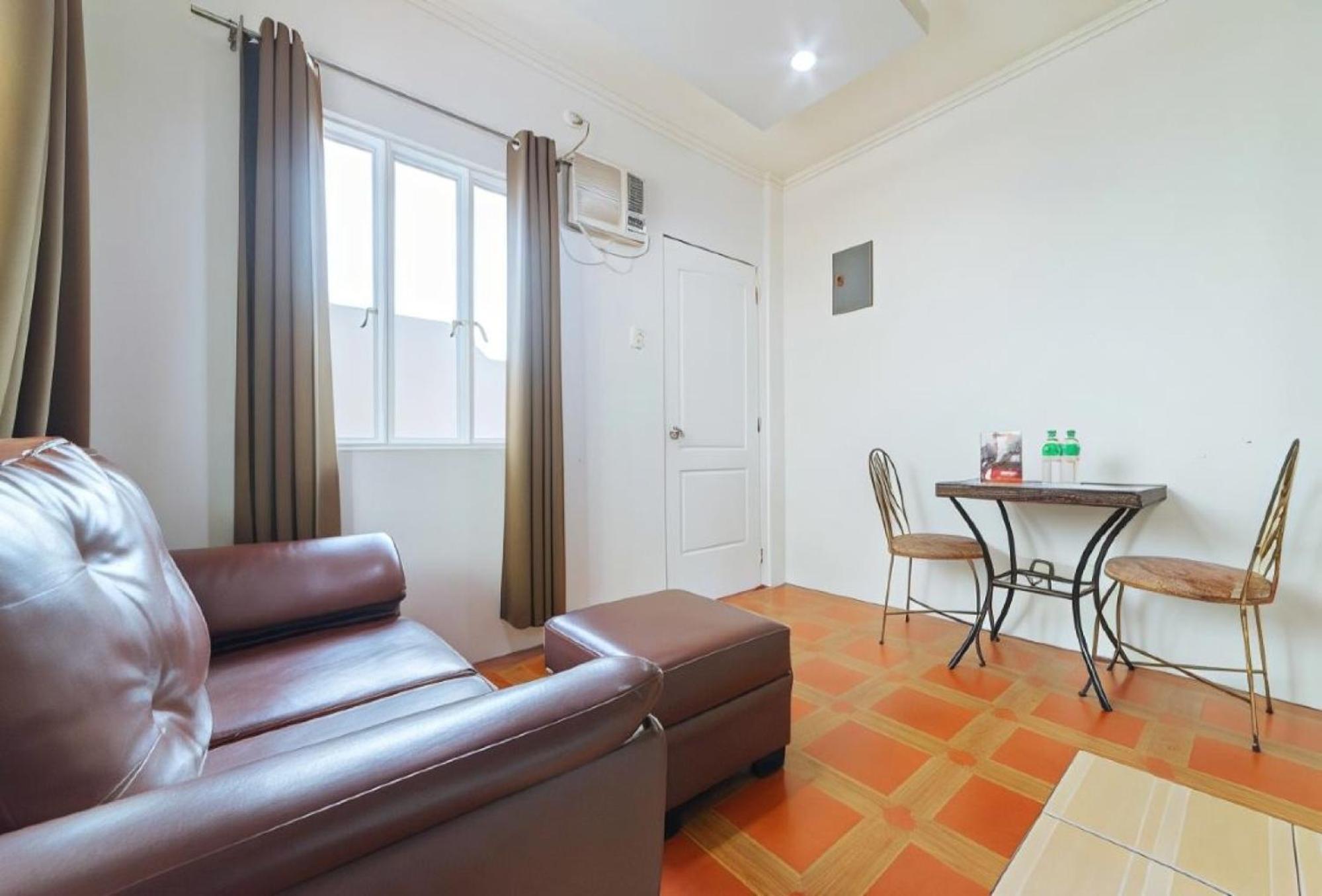 Reddoorz Near Walking Street Angeles City Екстер'єр фото