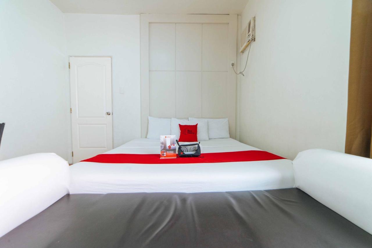 Reddoorz Near Walking Street Angeles City Екстер'єр фото