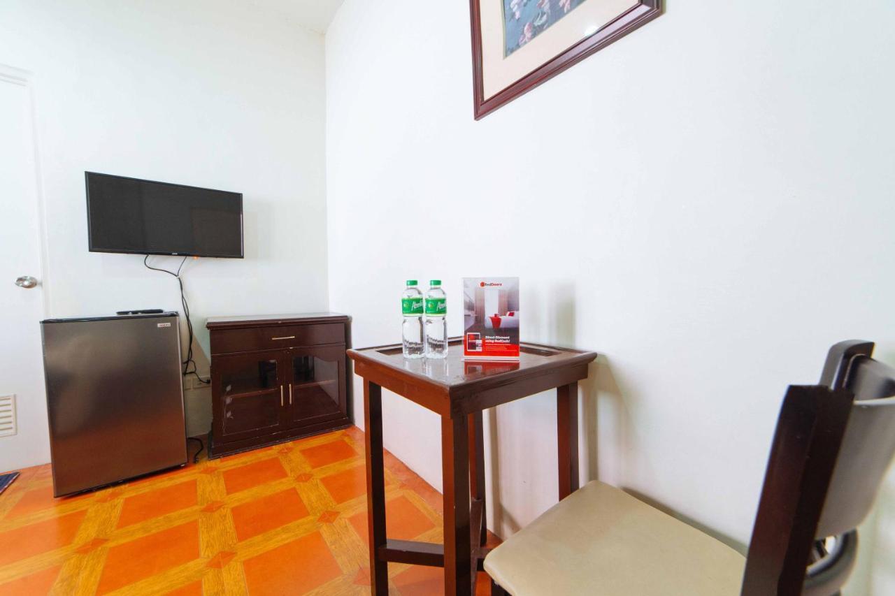 Reddoorz Near Walking Street Angeles City Екстер'єр фото