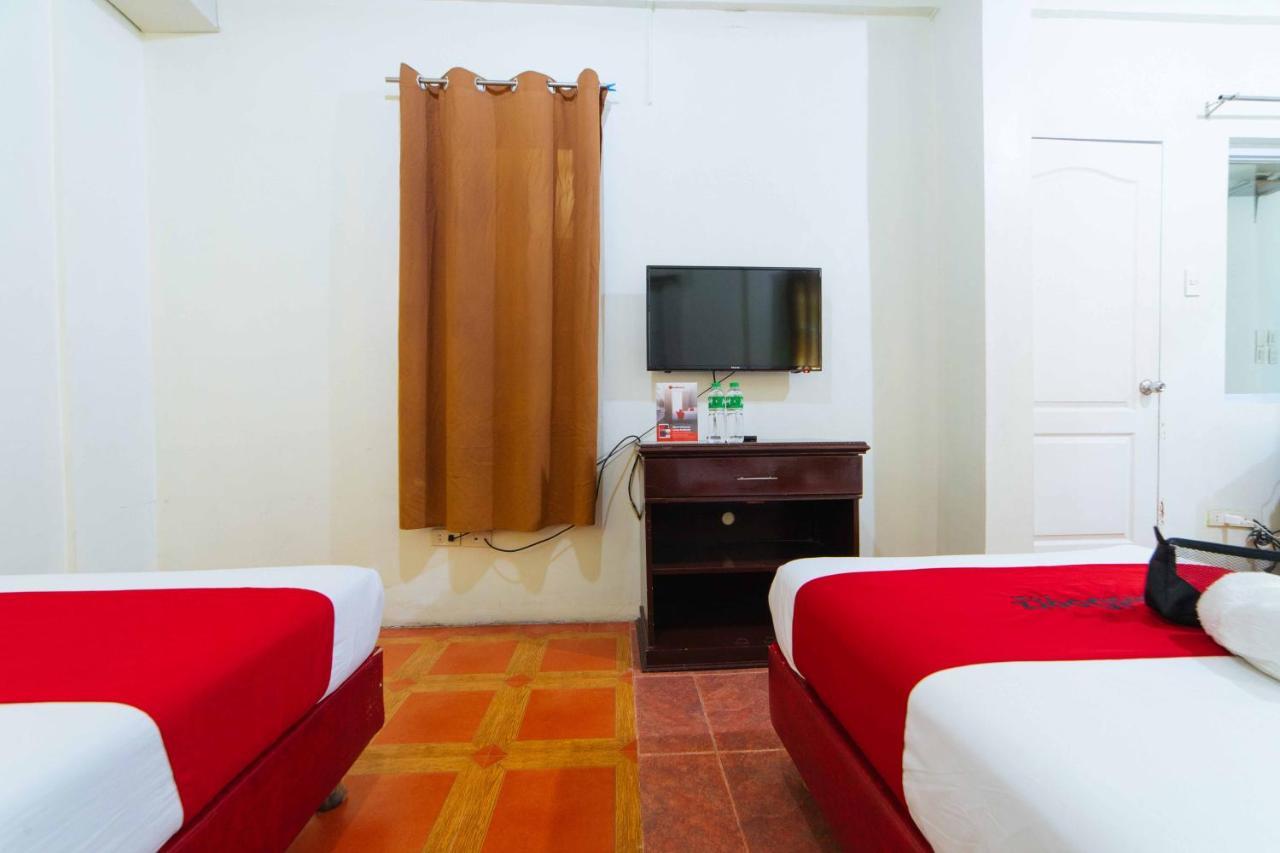 Reddoorz Near Walking Street Angeles City Екстер'єр фото